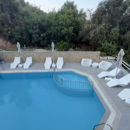 Ponti فندق فاسيليكي