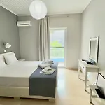 Ponti Ξενοδοχείο 2*