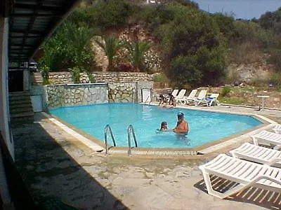 Hotel Ponti 2*